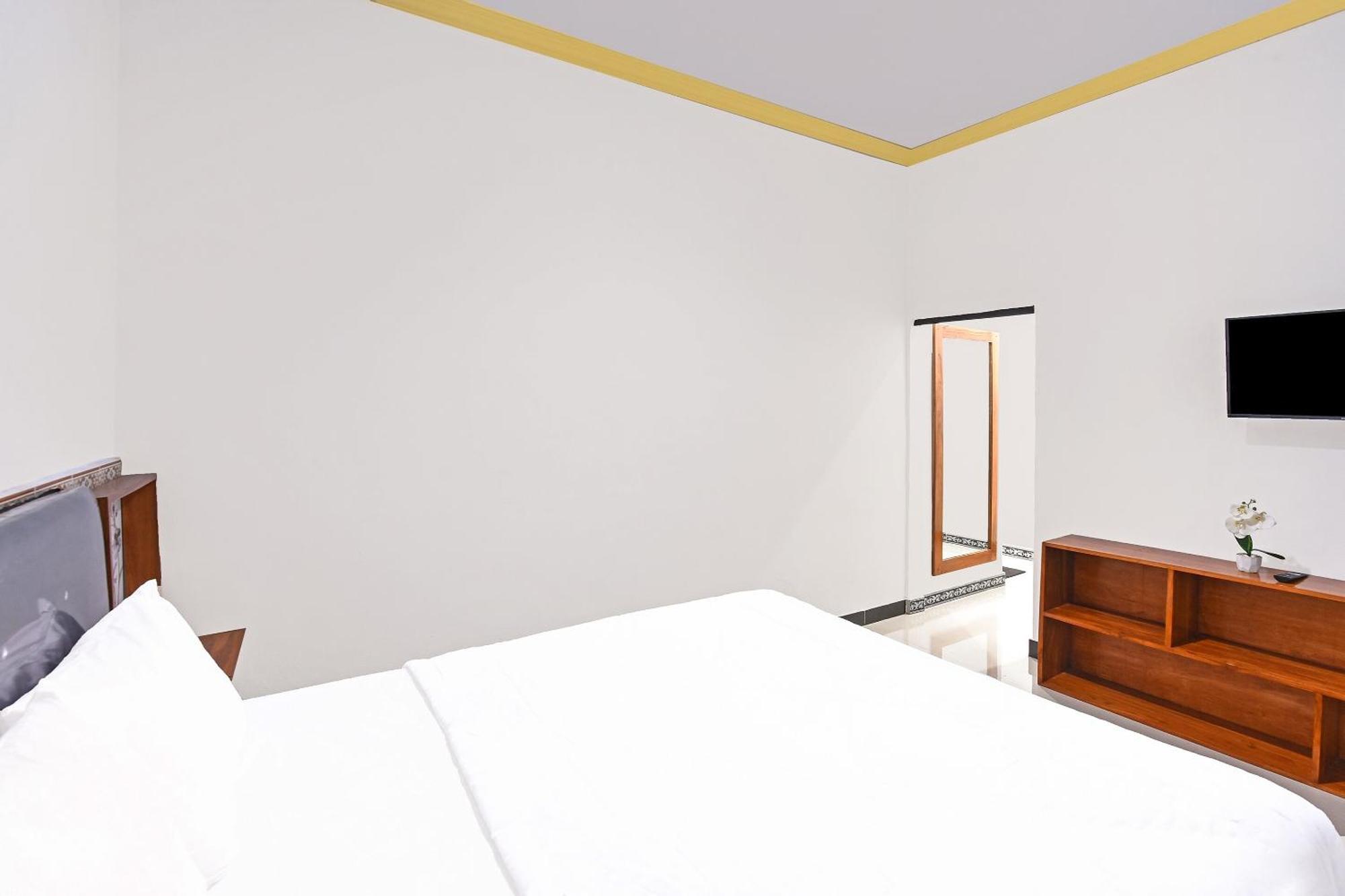 Oyo 91192 Homestay Antara 길리마눅 외부 사진
