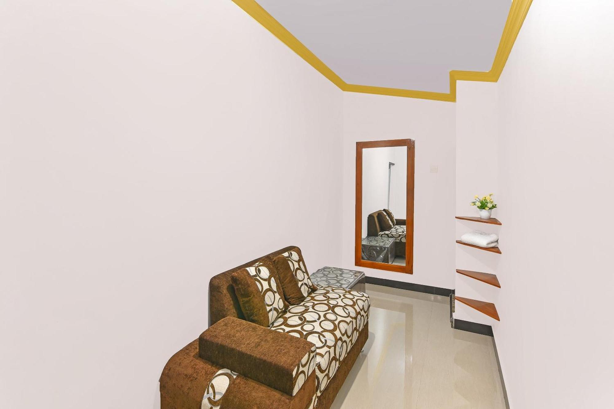 Oyo 91192 Homestay Antara 길리마눅 외부 사진