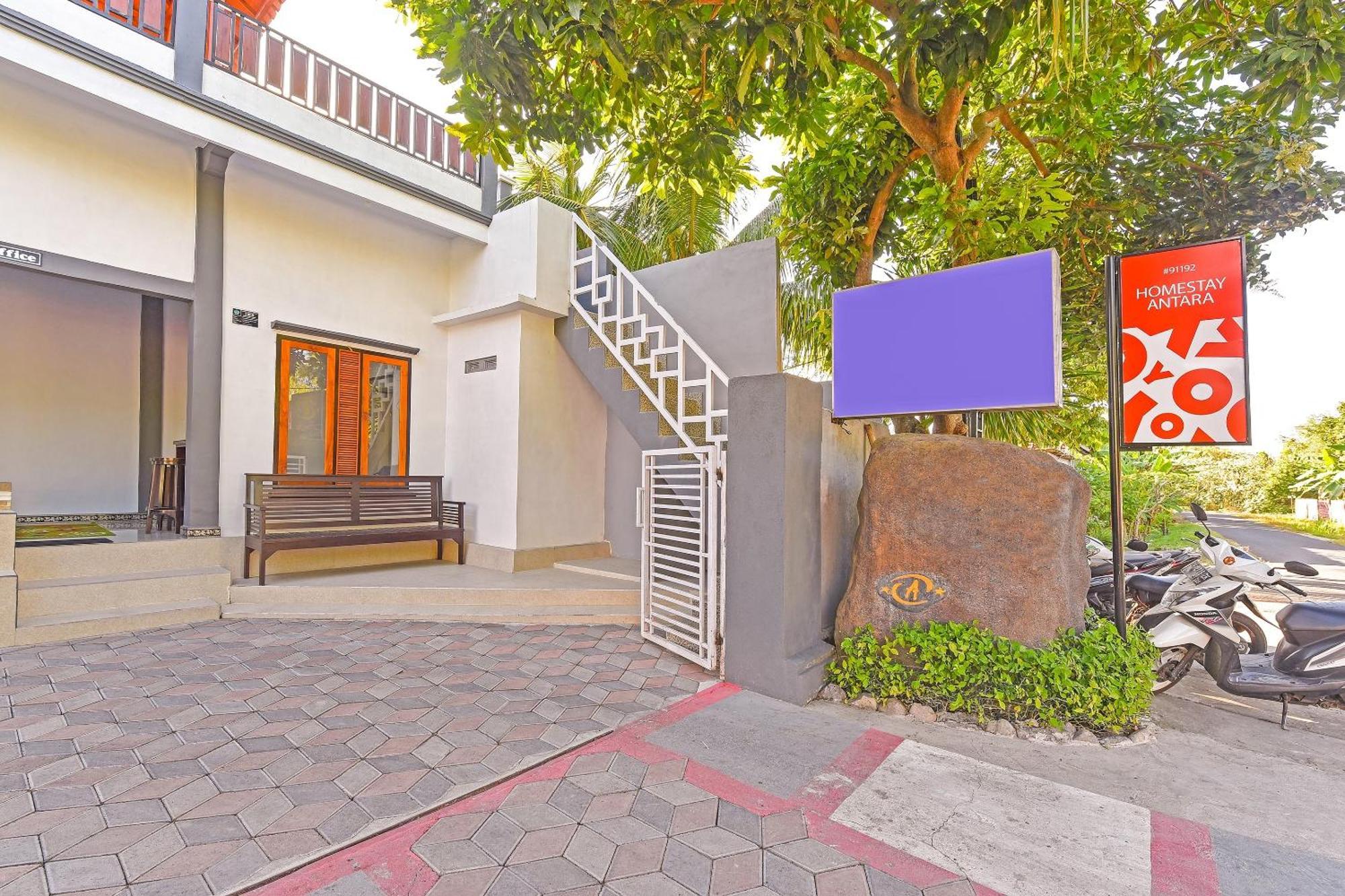 Oyo 91192 Homestay Antara 길리마눅 외부 사진