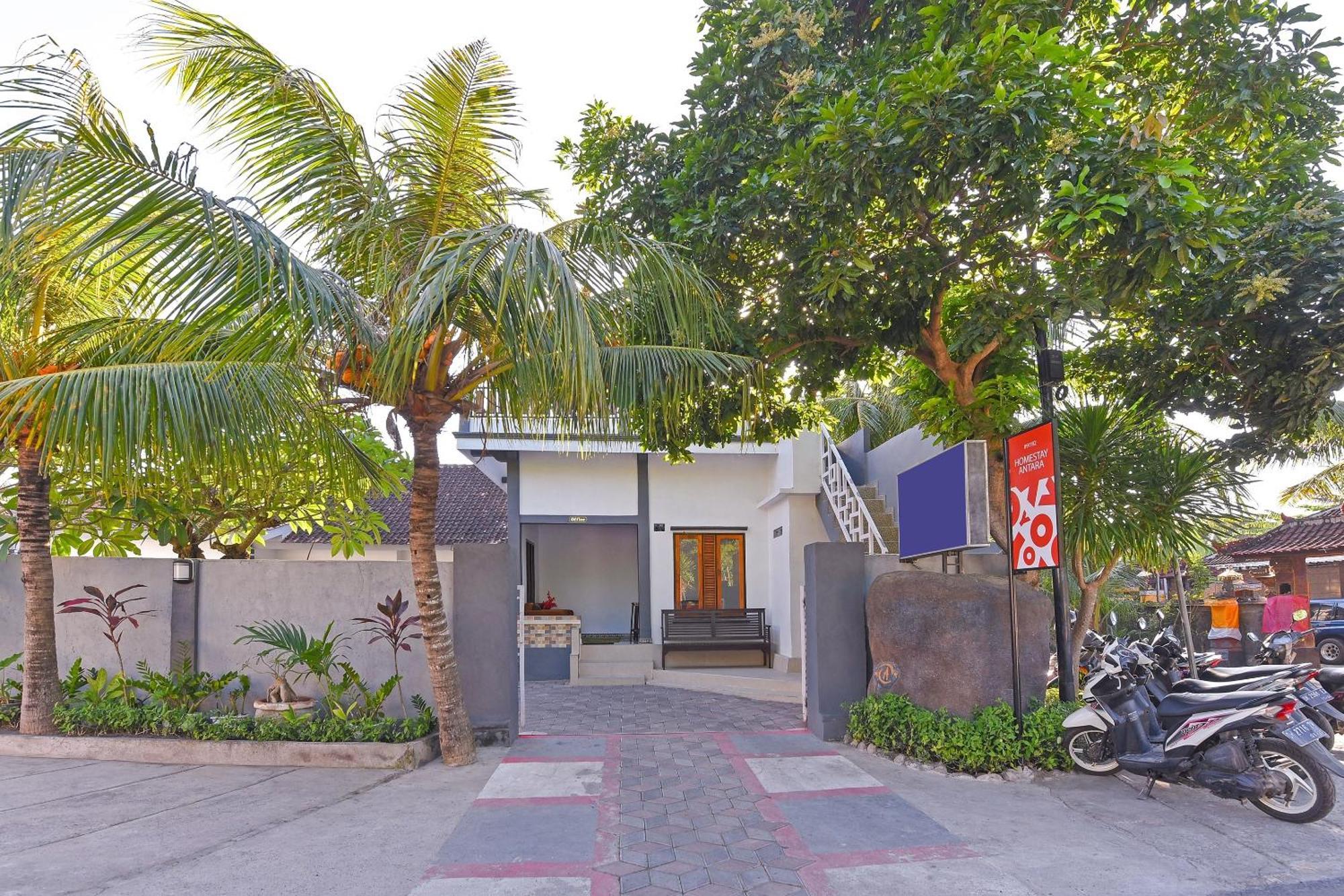 Oyo 91192 Homestay Antara 길리마눅 외부 사진