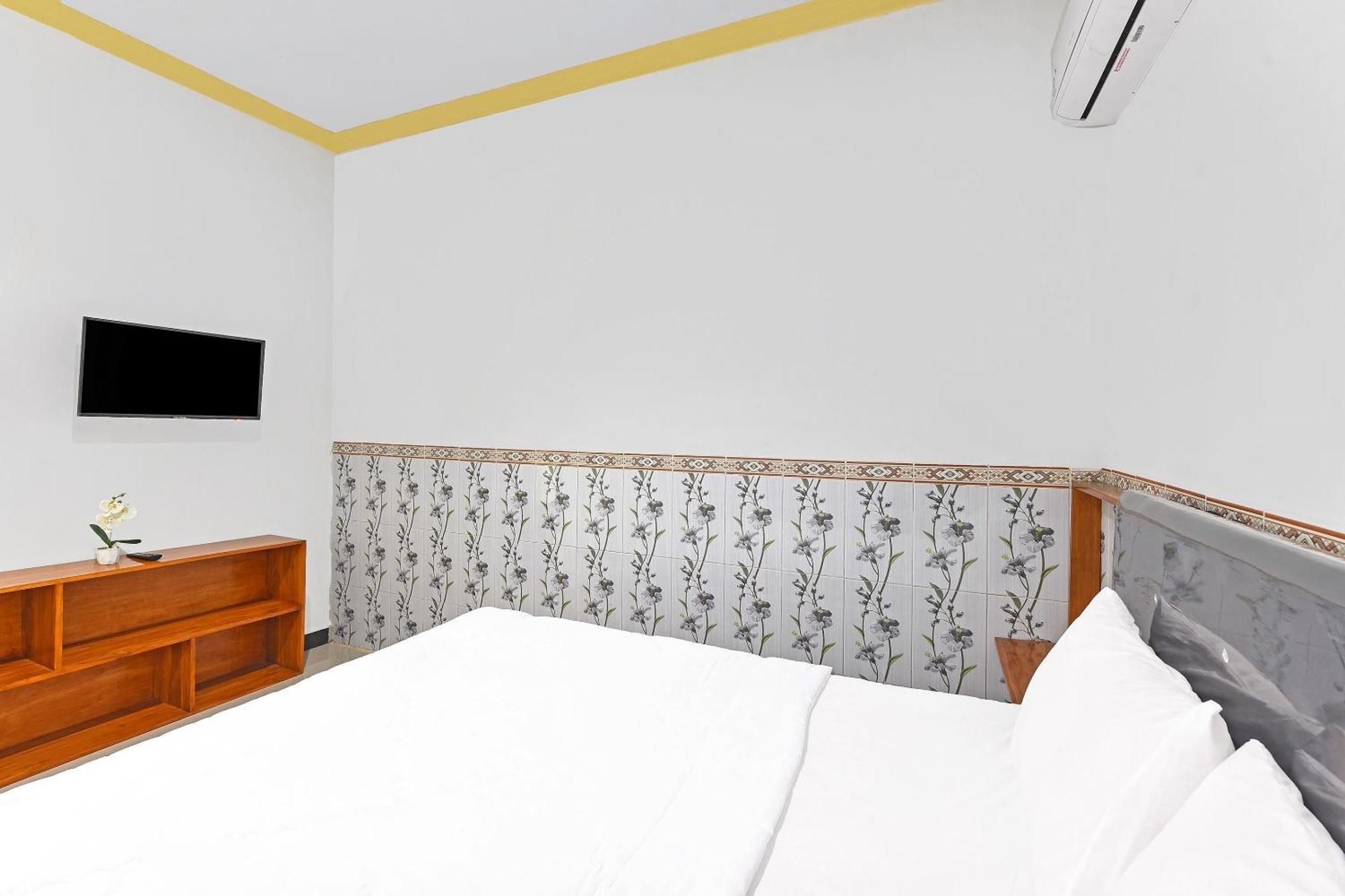 Oyo 91192 Homestay Antara 길리마눅 외부 사진