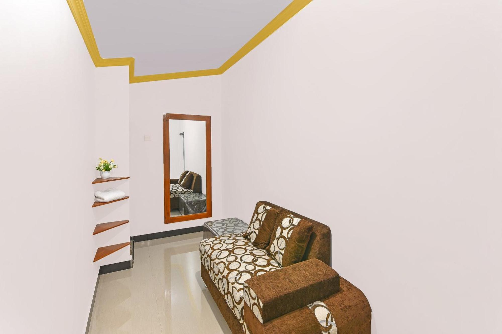 Oyo 91192 Homestay Antara 길리마눅 외부 사진