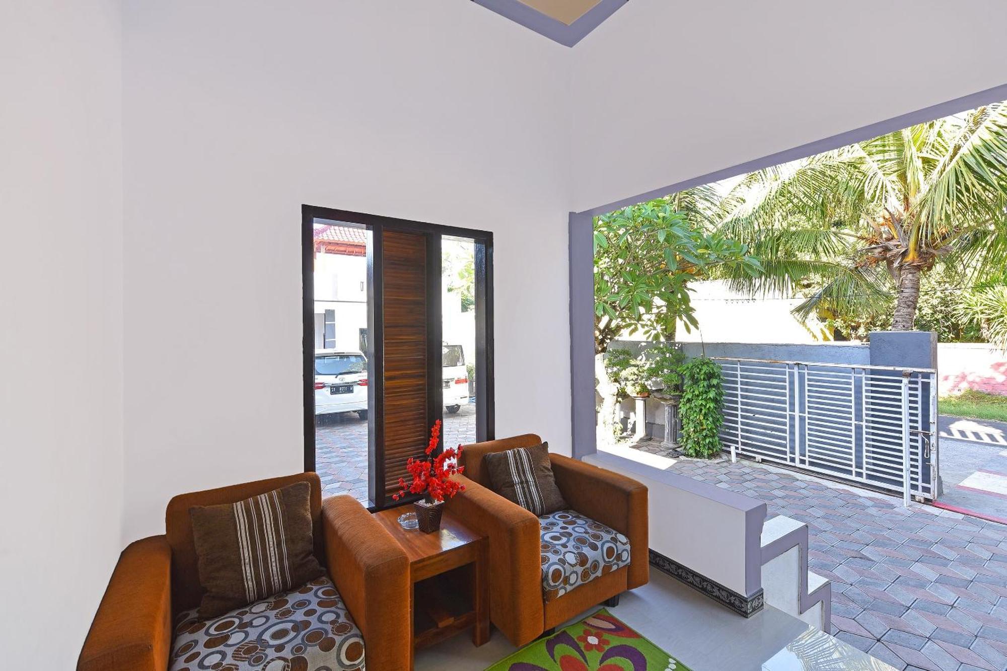 Oyo 91192 Homestay Antara 길리마눅 외부 사진